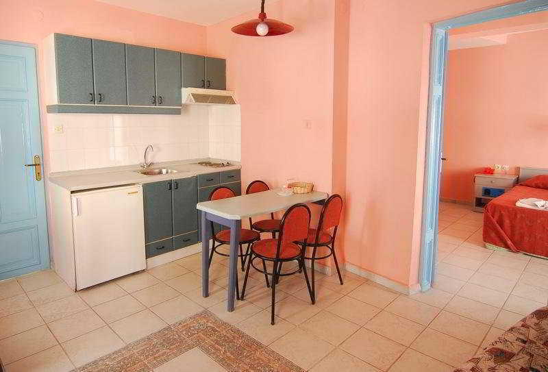 Akdeniz Apart Hotel Kusadasi Exterior photo