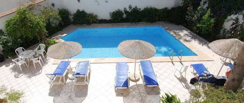 Akdeniz Apart Hotel Kusadasi Exterior photo